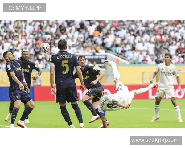 足球球星受伤缝针坚持上场展现顽强拼搏精神与职业态度